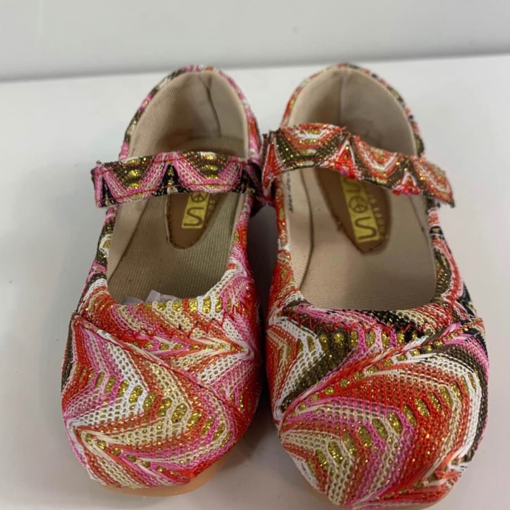 Brand New Toddler Girls Size 4 Red Multi Flats